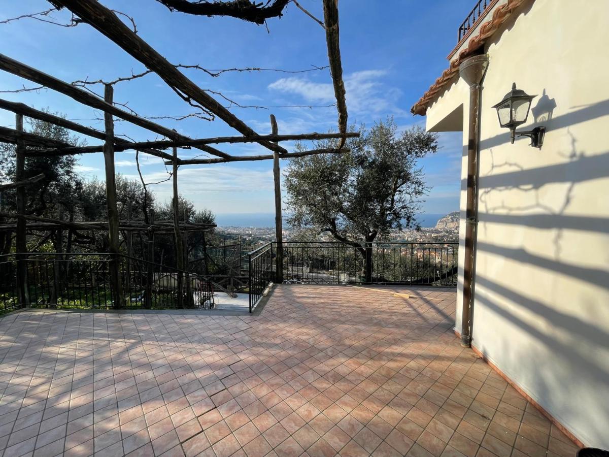 Sky View Villa Piano di Sorrento Exteriör bild