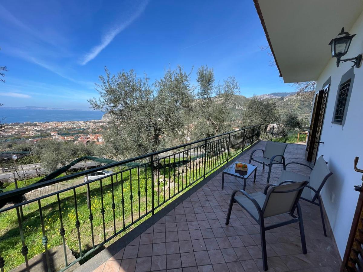 Sky View Villa Piano di Sorrento Exteriör bild