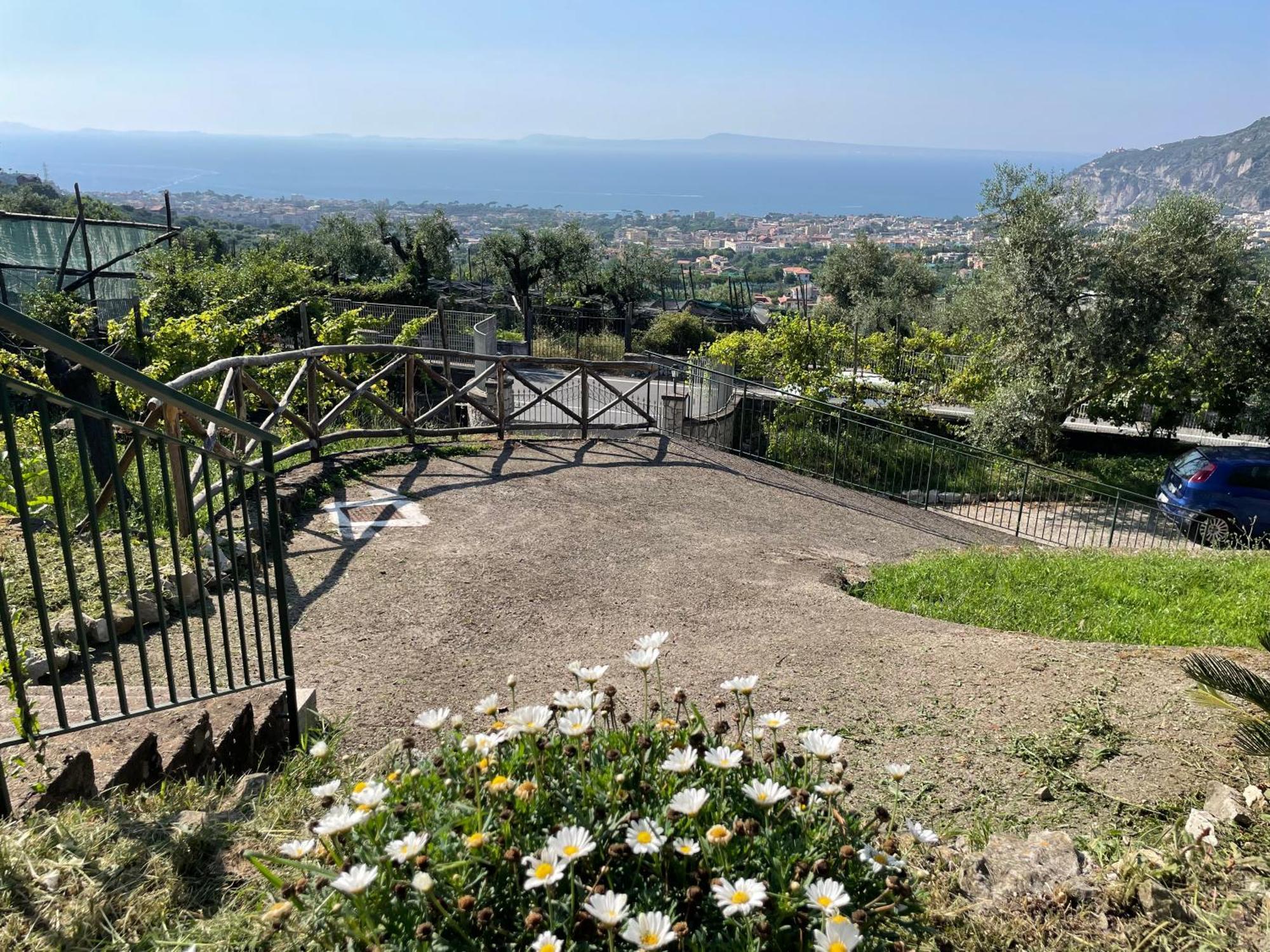 Sky View Villa Piano di Sorrento Exteriör bild